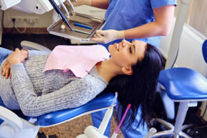 Kobieta_w-ciąży-u-dentysty